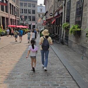 Meet your Posher, Crystal